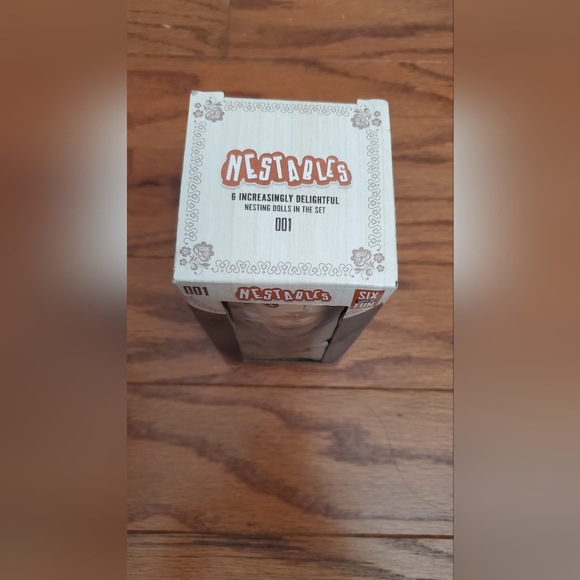 2022 Stranger Things Nestables Wooden Nesting Dolls (6 Dolls in 1). - Picture 3 of 15